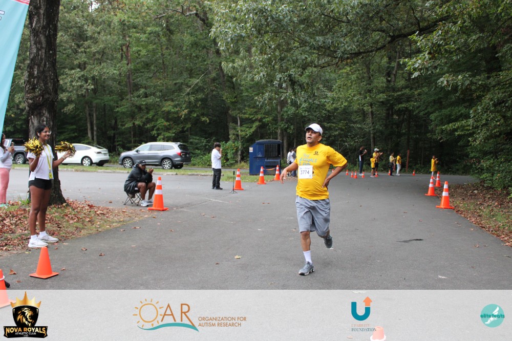 Royals Run participant approaching the finish